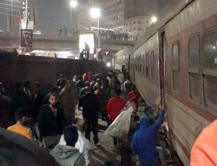 عاجل| "سكك حديد مصر": السائق تجاوز السيمافور المغلق فانحرف عن القضبان