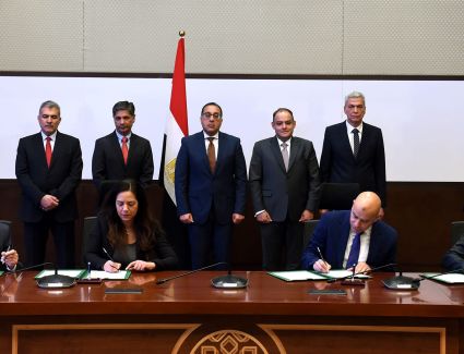 رئيس الوزراء يشهد توقيع خطاب نوايا في مجال التصنيع الطبي