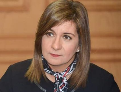 وزيرة الهجرة تنفي وصول أي مركب من إيطاليا بصورة غير شرعية تنقل مصريين مصابين بفيروس كورونا المستجد.