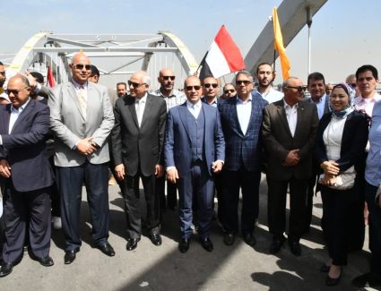 بطول 12كم.. محافظ الجيزة ورئيس الجهاز المركزى للتعمير يشهدان التشغيل التجريبي  لمحور الفريق كمال عامر