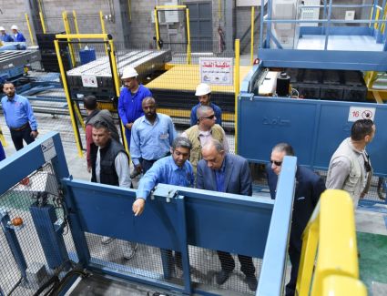  وزير قطاع الأعمال يتفقد مصانع فلنكات القطار السريع وخطوط السكك الحديدية 