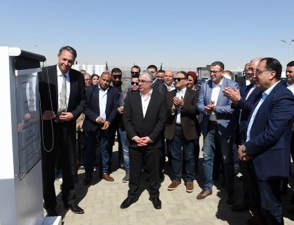 رئيس الوزراء يشهد افتتاح المركز اللوجيستي لشركة مرسيدس ـ بنز بالمنطقة الصناعية بالسخنة