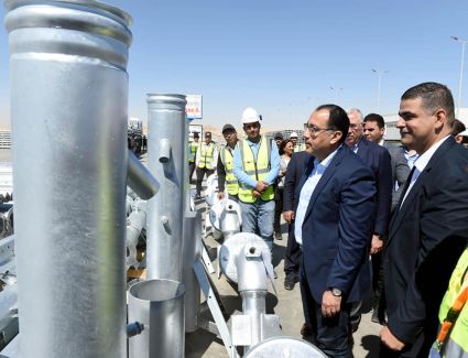 رئيس الوزراء يتفقد مصنع شركة " السويدي الوطنية للصناعات والمشروعات الهندسية"