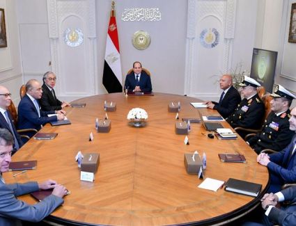 الرئيس السيسي يستقبل وفدًا من رؤساء وممثلي عدد من كبريات الشركات العالمية