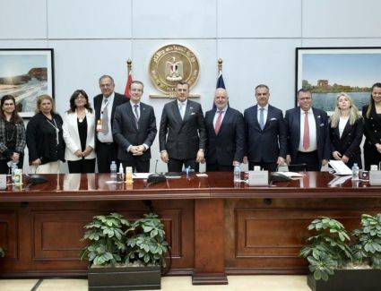 وزير السياحة والآثار يستقبل وفد اقتصادي من غرفة التجارة الأمريكية في اليونان