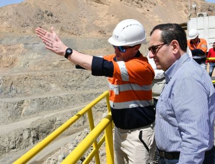 وزير البترول يتفقد منجم السكرى 