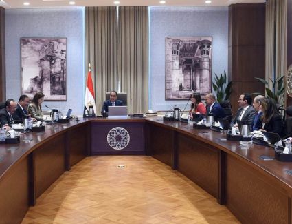 رئيس الوزراء يستكمل استعراض مقترح الخطة الاستثمارية للعام المالي 2023- 2024