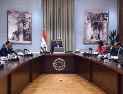 رئيس الوزراء يتابع  مخططات تطوير المنطقة المحيطة بالمتحف المصري الكبير